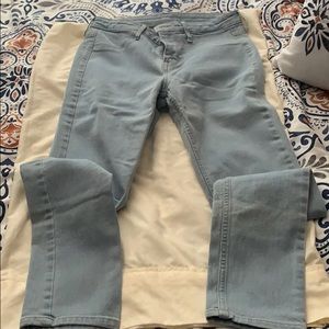 Light wash Skinny Jeans